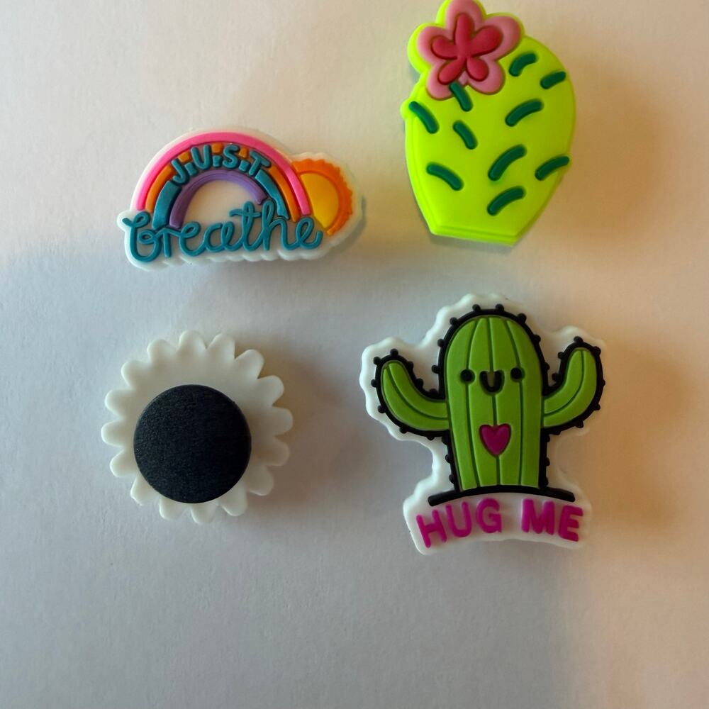 Bogg Bag Bits, Charms, Accessories Set of 4 Cactus, New No Tags - Picture 2 of 3